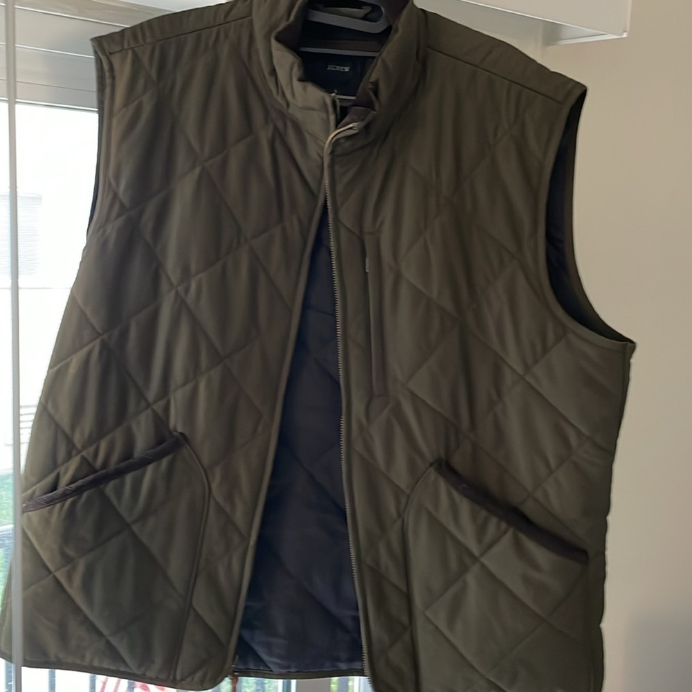 J. Crew - Sussex Quilted Vest - Men’s Large, color: dark moss